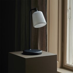New Works Material Bordlampe - Opal