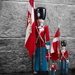 Kay Bojesen Fanebrer - Mellem