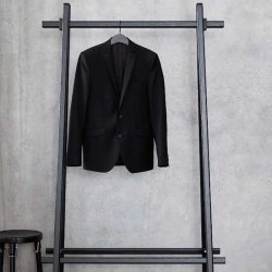 Andersen Furniture - Unique - Gulv T�jstativ - Sort