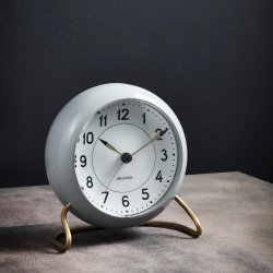 Arne Jacobsen Station Vkkeur - Gr