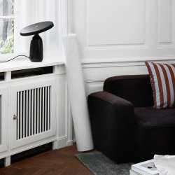 Normann Copenhagen Eddy bordlampe - Sort