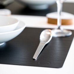 LindDNA - Dkkeserviet - Square - Large - Buffalo - Sort