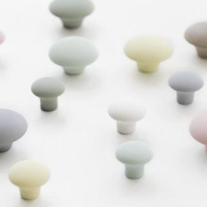 Anne Black hook Mat Medium