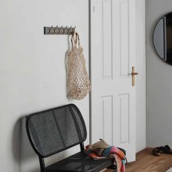 Nordal Edgy Knagerkke i Gr Tr Med 6 Messing Knage