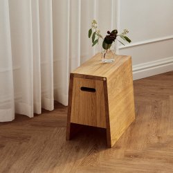 Andersen Furniture Plinth Skammel m/ Opbevaring Eg