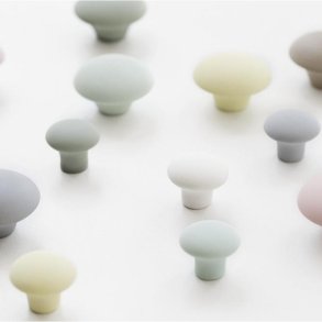 Anne Black hook Mat Small