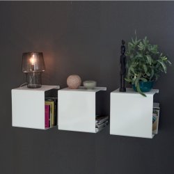 Anne Linde Reol Showcase#0 - Hvid