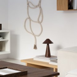 Applicata LUCAS B�rbar Lampe M�rkebrun Lakeret Eg