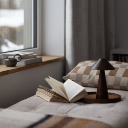 Applicata LUCAS B�rbar Lampe M�rkebrun Lakeret Eg