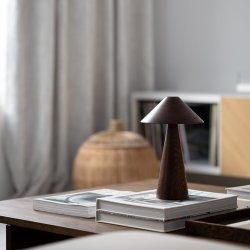 Applicata LUCAS B�rbar Lampe M�rkebrun Lakeret Eg