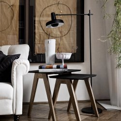 Lampefeber - Arigato - Kort Gulvlampe - Sort