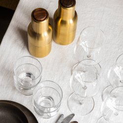 Audo Copenhagen Bottle Grinder Kvrne 2 stk. Brstet Messing Finish m. Lg i Valnd