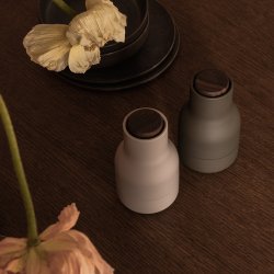 Audo Copenhagen Bottle Grinder Kvrne Small 2 stk. Hunting Green/Beige m. Lg i Valnd