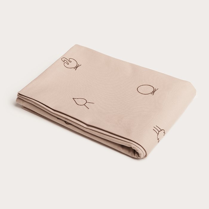 Brainchild Dug m/ Designikoner Beige/Brun 140x270 cm