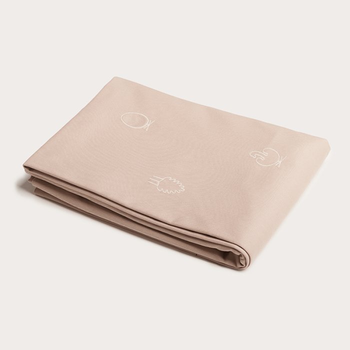Brainchild Dug m/ Designikoner Beige/Hvid 140x320 cm