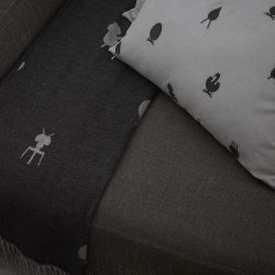 Brainchild Plaid med Designikoner - Mrkegr/Gr