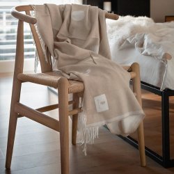 Brainchild Plaid med Designikoner - Sandfarvet/Rhvid