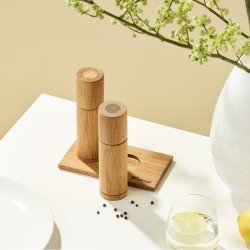 By Brorson Bakke m/ Udfrsning til Salt- &amp; Peberkvrne Olieret Eg