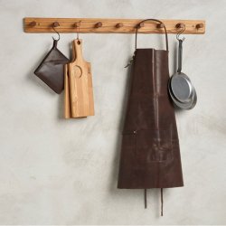 By Brorson Knagerkke m. 9 knager Olieret Eg