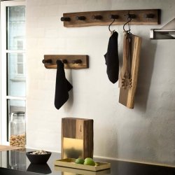 By Brorson - Knagerkke m. 3 knager - Rget Eg