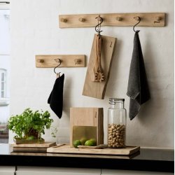 By Brorson - Knagerkke m. 6 knager - Eg