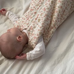 Cam Cam Copenhagen Sovepose 6-18 M�neder Augusta