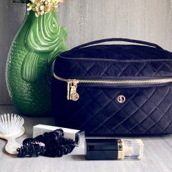 Coming Copenhagen Kaia Velour Beauty Bag Sort