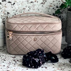 Coming Copenhagen Kaia Velour Beauty Bag Sand