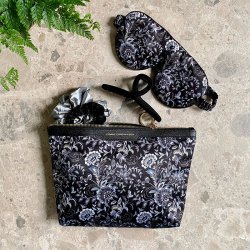 Coming Copenhagen Mae Kosmetikpung Midnight Paisley