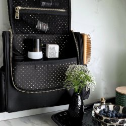 Coming Copenhagen Nova Toilettaske m/ Ophng Sort