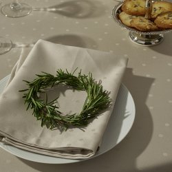 Compliments Confetti Damask Dug 150x350cm Moon