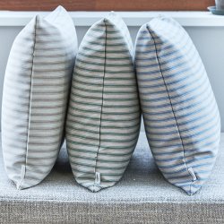 Compliments Outdoor Fine Stripe Udend�rspude 40x60cm Beige