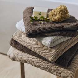 Compliments Slow H�ndkl�de 70x140cm Brun