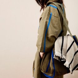 Ferm Living Alee Hndklde - Sand/Sort - 50 x 100 cm