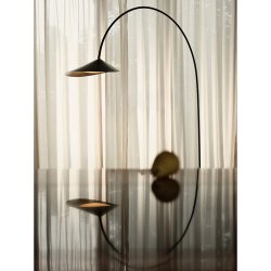 Ferm Living Arum Arched Gulvlampe Sort
