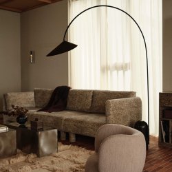 Ferm Living Arum Arched Gulvlampe Sort