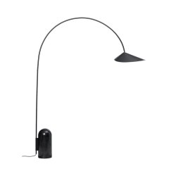 Ferm Living Arum Arched Gulvlampe Sort