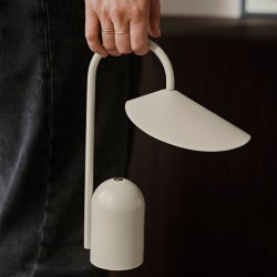 Ferm Living Arum Brbar Bordlampe - Cashmere