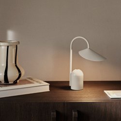 Ferm Living Arum Brbar Bordlampe - Cashmere