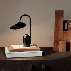 Ferm Living Arum Brbar Bordlampe - Sort