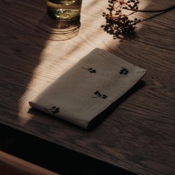 Ferm Living Baies Servietter 4 stk. Natural/Dark Chocolate