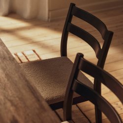 Ferm Living Boda Spisebordsstol Soft Boucl� M�rkbejdset B�g/Natural