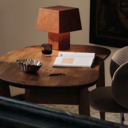 Ferm Living Burl Bordlampe Mrkbejdset