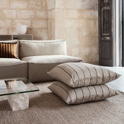 Ferm Living Calm Pude - 80x80 cm - Camel/Sort