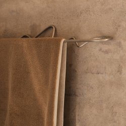 Ferm Living Curvature H�ndkl�deholder Rustfrit St�l
