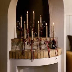 Ferm Living Damo Lysestage H16 cm Dark Grape