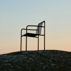 Ferm Living Dapple Stol m/ Arml�n Dark Chocolate