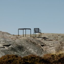 Ferm Living Dapple Stol m/ Arml�n Dark Chocolate