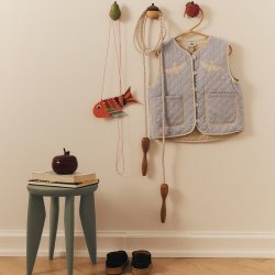 Ferm Living Feve Kids Skammel Elm Green