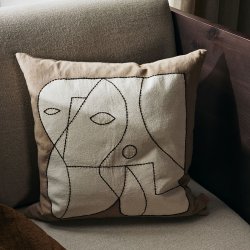 Ferm Living Figure Pude Dark Taupe/Off-White